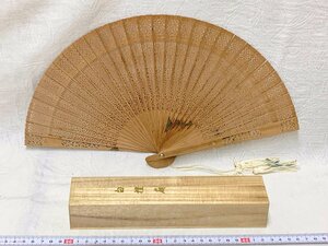 14544/白檀扇子 扇子 透かし彫り 木製 白檀 香木 木箱 中国美術 昭和レトロ 茶道具 和装小物