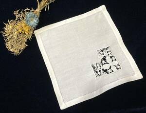 パリ　骨董市　アンティーク　手刺繍　手縫い　ヴィンテージ　ハンドメイド　手仕事　スクエアドイリー　ドロンワーク　お花のデザイン