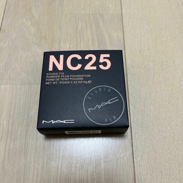 新品MAC スタジオフィックス パウダー プラス ファンデーション NC25