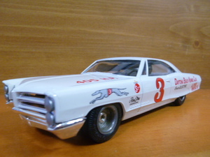 1966年型 1/25 PONTIAC BONNEVILLE &#34;DAYTONA BEACH KENNEL CLUB&#34; NASCAR STOCKCARモデル