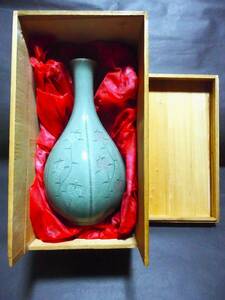 朝鮮青磁　箱付き美品　月岳窯作り　花瓶　花器　花入れ　高麗　工芸品　陶芸