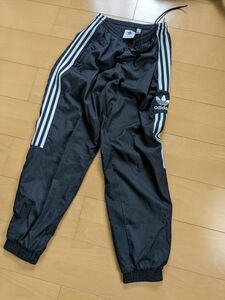 adidas アディダス ナイロンパンツ トラックパンツ 黒 シャカパン