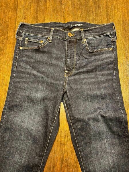 【限定値下】H&M エイチアンドエム &DENIM SHAPINGストレッチスキニーデニム165/74A 