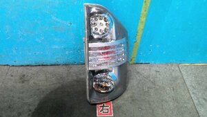 7kurudepa ヴォクシー DBA-ZRR70G 右 テール ランプ ライト ＬＥＤ ICHIKO 28-199 [ZNo:04030013] 156144