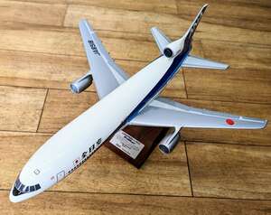 #7202 ANA / LOCKHEED L-1011 TriStar / 1/100 wooden model / Pacific Miniatures made / all day empty /to rice ta-/ model 