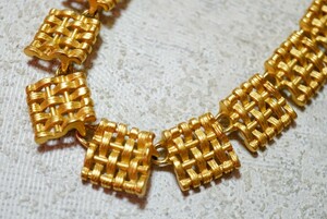 29 abroad made Anne Klein/ Anne Klein Gold color necklace Vintage accessory antique pendant neck decoration ornament 