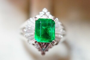 393 緑石 リング 指輪 ヴィンテージ アクセサリー SILVER刻印 アンティーク 色石 宝石 カラーストーン 装飾品