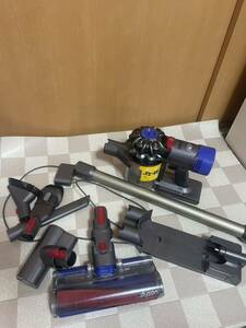 【中古美品】dyson ダイソン V8 Fluffy Extra SV10コードレスサイクロン掃除機 附属品一部　充電器付きバッテリー良好　実測26分～