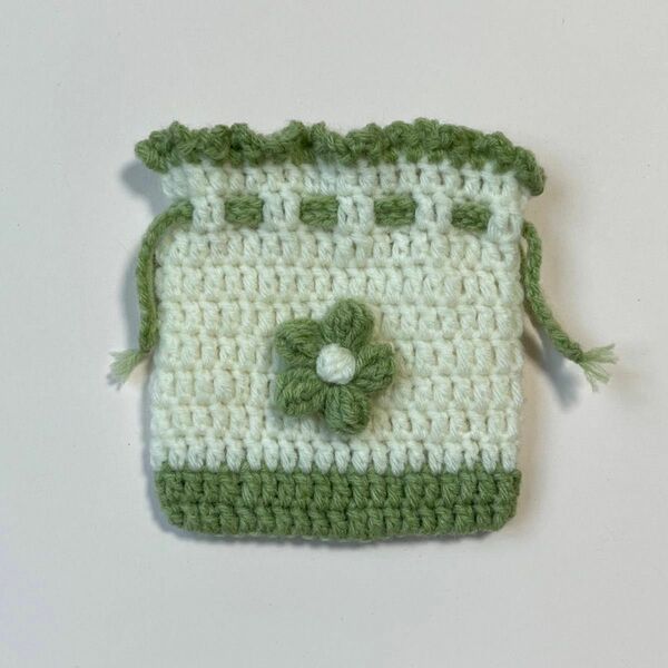 ハンドメイド　毛糸　手編み　編み物　ミニ巾着　ポーチ　小物入れ　緑　花　フリル