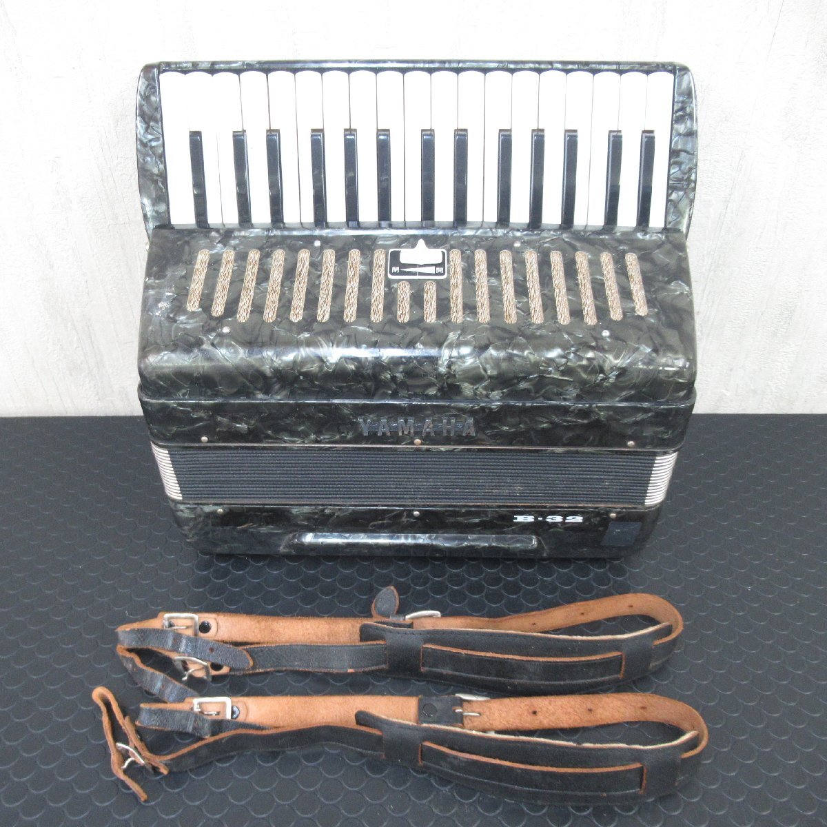 希少 YAMAHA アコーディオン32鍵盤 S-32B 中古品ケース付き
