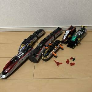 1円スタート　仮面ライダー電王　デンライナー　9両セット　