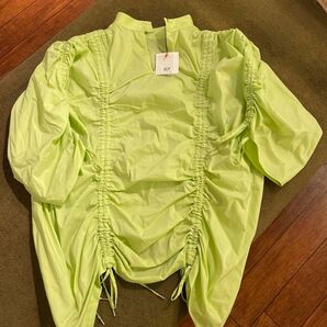 【新品タグ付き】SLY半袖ブラウス グリーン