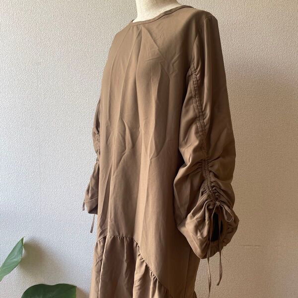 美品 Hok trish ボリューム袖ロングワンピース