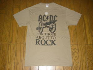 正規品 AC/DC カーキ ベージュ Tシャツ S 2016 コピーライト ACDC ロックT バンT バンドTシャツ ハードロック ( TREX モーターヘッド