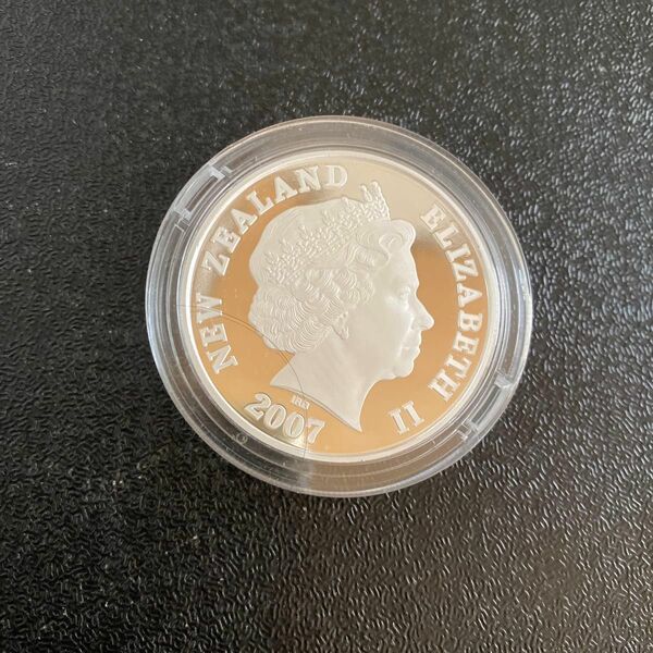 銀貨　99.9% 純銀　ニュージーランド　銀貨　１オンス　エリザベス女王　連合　アオラキ　マウントクック　silver 2007 
