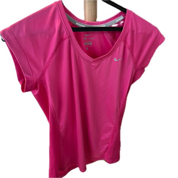 【used】NIKE ドライフィット ピンクTシャツサイズS