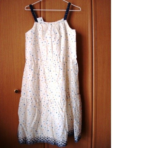 未使用タグ付き 小花柄ティアードキャミソールワンピース フラワープリントロングワンピース コットンワンピース アースミュージック