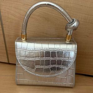 美品 ショルダーバッグ シルバー インポート 値下げ