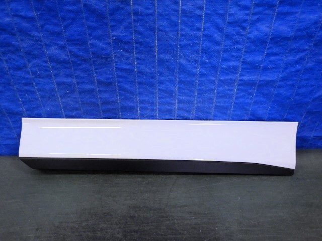 G149 ノア ヴォクシー 90 左スライドドア パネル ガーニッシュ 76906-V1040 ZWR90W ZWR95W MZRA90W MZRA95W