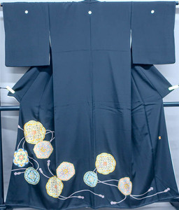 { Kyoto one shining .}[ kimono ] kurotomesode author thing gold piece embroidery Tang flower writing sama ratio wing tailoring ... length approximately 158.5cm sleeve length approximately 64cm 24Z-948