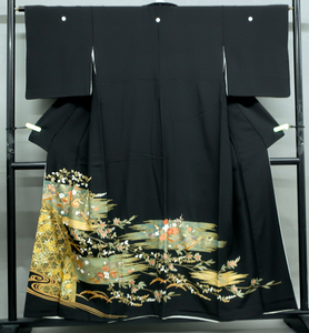 { Kyoto one shining .}[ kimono ] kurotomesode gold piece embroidery . eyes . flower writing sama ... ratio wing tailoring length approximately 153cm sleeve length approximately 64.5cm 24Z-60