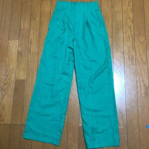 ◇ GUブランド緑色パンツ 洗濯済、ポリエステル100％サイズM、着丈約100cm、胸囲約32cm 、洗濯済中古品
