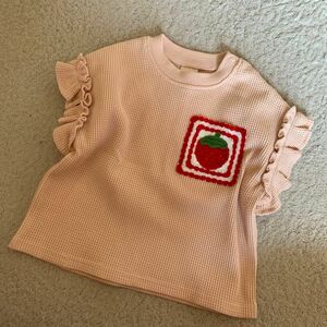 新品　フタフタ　 半袖 Tシャツ　ワッフル　フリル袖　苺ニットポケット　80cm バースデイ　ピンク　女の子　いちご　ストロベリー