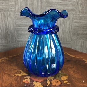 【ITNIRGO9JC6C】フラワーベース ガラス 青 ブルー 花瓶 花器 コレクション 工芸品 インテリア 小物