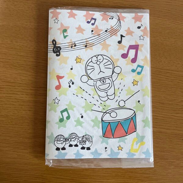 新品未使用ですドラえもんのノートぜひお使いください