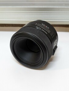 デジタル一眼カメラ用レンズ　50mm F2.8 Macro　ソニー　SAL50M28　αシリーズ　SONY　カメラレンズ