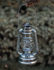 新品　灯油ランタン　オイルランプ　キャンプ用　アウトドア　シルバー　FIREHAND　灯油使用　15.5*25.5cm　193