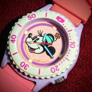 604【電池交換済】セイコー ディズニー ミニーマウス ダイバーズデザイン レディース腕時計 SEIKO ALBA V811-2000 ピンク×パープル×白