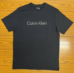 ★未使用タグ付★カルバンクライン CALVIN KLEIN メンズ 半袖Tシャツ 黒 ブラック Mサイズ (A080)