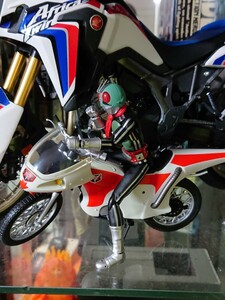 仮面ライダー新１号 S H Figuarts 仮面ライダー サイクロン号 バンダイ