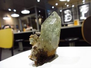 外国産鉱物標本　パキスタン産　クォーツIncクロライト(緑泥石入り水晶)