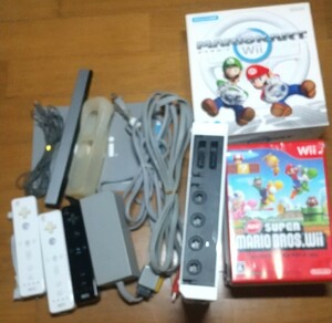 Wii本体 リモコン センサーバー マリオカートWiiハンドル付き他ソフト★ Nintendo