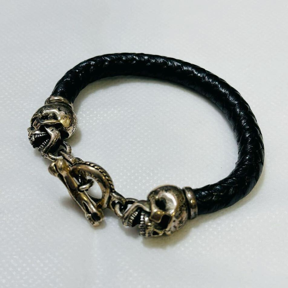 レザーズ&トレジャーズ レザー スカル ブレスレット - アクセサリー レザーズ&トレジャーズ レザー スカル ブレスレット - アクセサリー