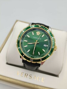 VERSACE 本物ヴェルサーチ 新品未使用 エメラルドグリーン 高級スイス腕時計 メンズ 本革ベルト50m防水 日本未発売VE3A00320 イタリア 本物