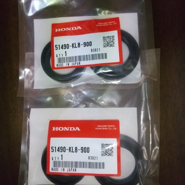 フォルツァ MF15 MF17 フロントフォーク フロントフォークシールセット リング無し 1台分 純正未使用品 新品 FORZA