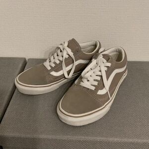 いとうりな　愛用品　スニーカー　vans