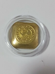 オーストラリア 硬貨 古銭 「パースミント オーストラリア」銘 インゴッド 白鳥 記念幣 メタル 縦・横:約20mm 厚さ 約4mm 重量:約11.5g
