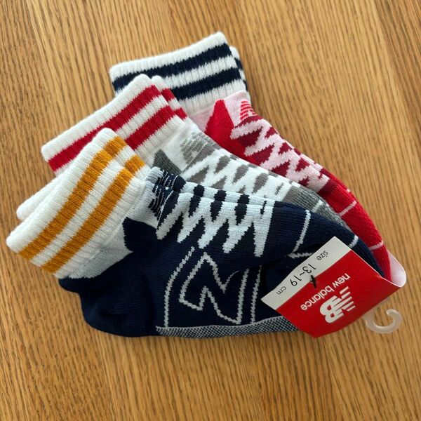 新品未使用品 newbalance 靴下 13-19cm 3足セット キッズソックス　ニューバランス　子供 