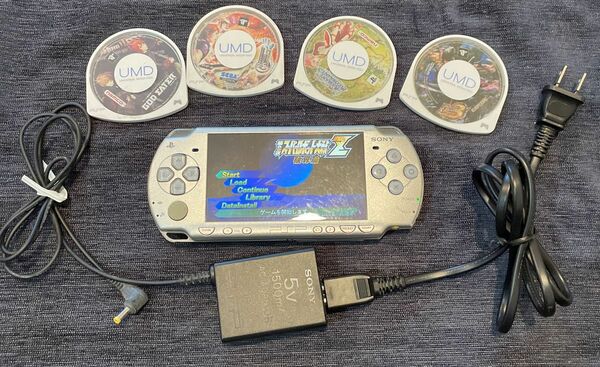 動作品PSP2000本体充電アダプターバッテリーパックメモリースティックソフト付シルバー銀プレイステーションポータブル