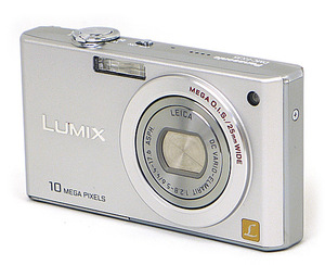 【中古】Panasonic　LUMIX　DMC-FX35-S　シルバー/1010万画素　[管理:303099623]
