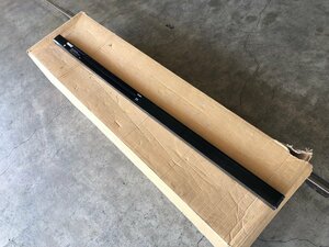 【アウトレット品】THULE SQUAREBARSYSTEM 7124 スーリー スチールスクエアバー TH7124　135cm　2本セット エンドキャップ付き TH762後継品