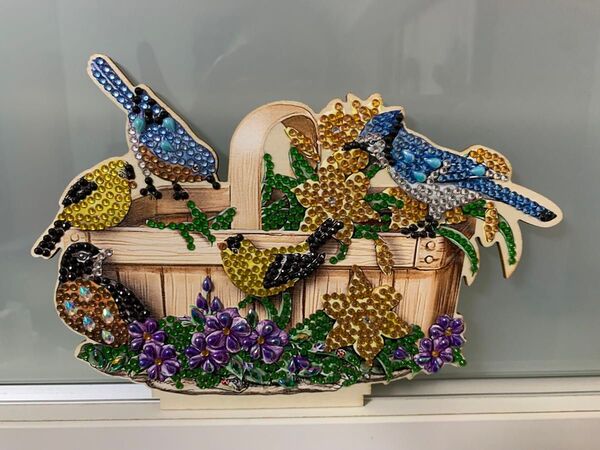 バスケットで遊ぶ小鳥のダイヤモンドビーズアート(完成品)