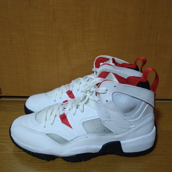 【中古美品(未使用に近い)】 NIKE JUMPMAN Two Trey "White/University Red/Black"