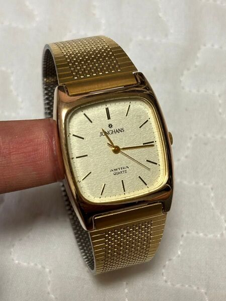 ユンハンス JUNGHANS ASTRA 腕時計 ゴールド クォーツ