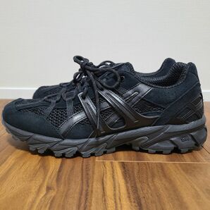 新品未使用　ASICS　gel sonoma 27.5 アシックス　ゲル　ソノマ　