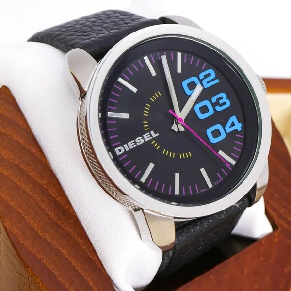 ◆稼働 DIESEL 腕時計 ビッグフェイス レザー メンズ 新品電池 d